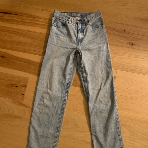 Light Wash Straight Leg Levi’s Denim Jeans - Picture 1 of 9
